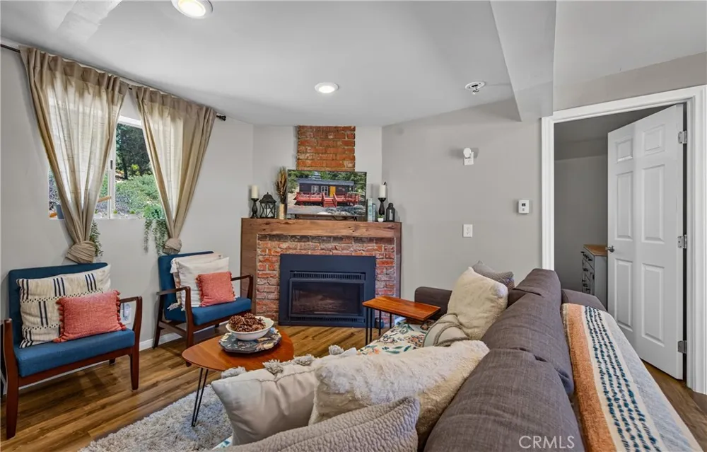 650 Dahlia Green Valley Lake, CA 92341
