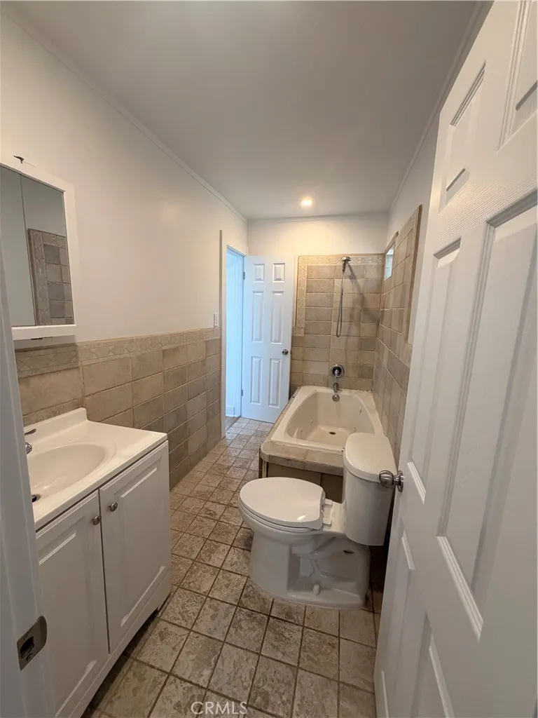 4508 7th Los Angeles, CA 90043