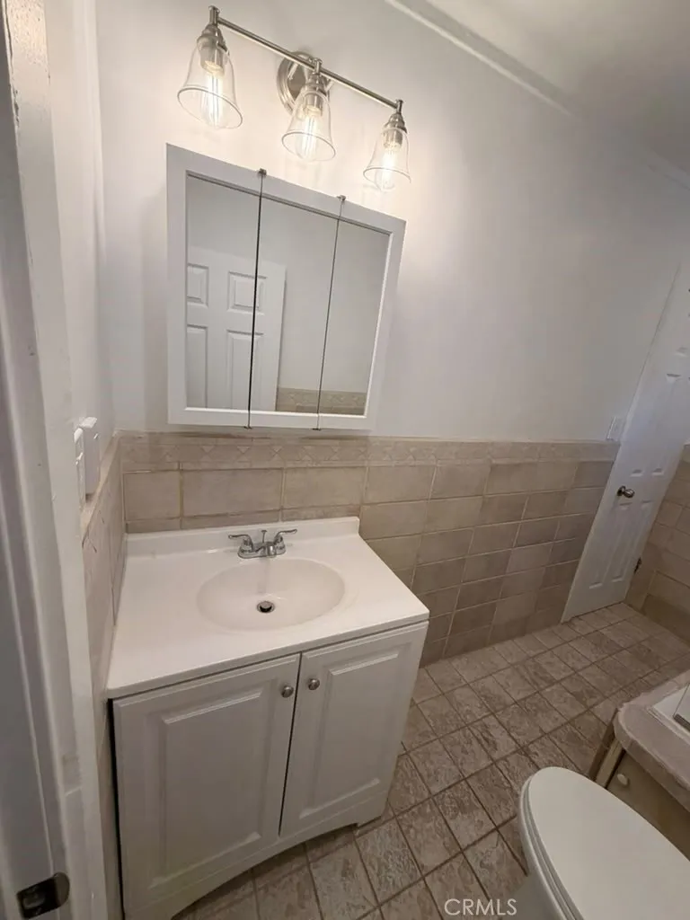4508 7th Los Angeles, CA 90043