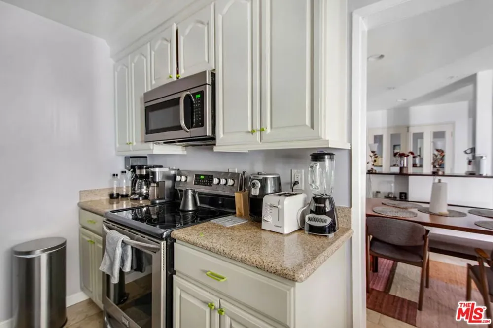 5651 Sumner Way #209 Culver City, CA 90230