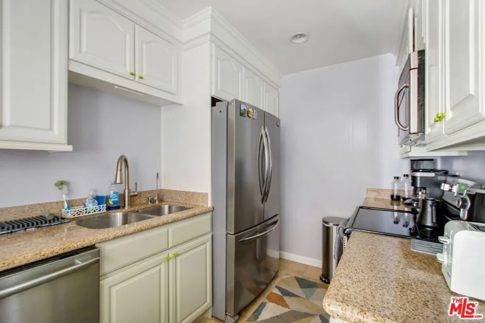 5651 Sumner Way #209 Culver City, CA 90230
