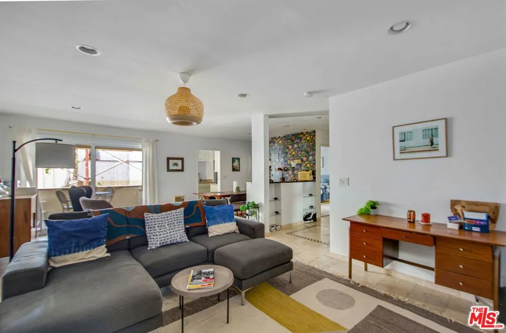 5651 Sumner Way #209 Culver City, CA 90230