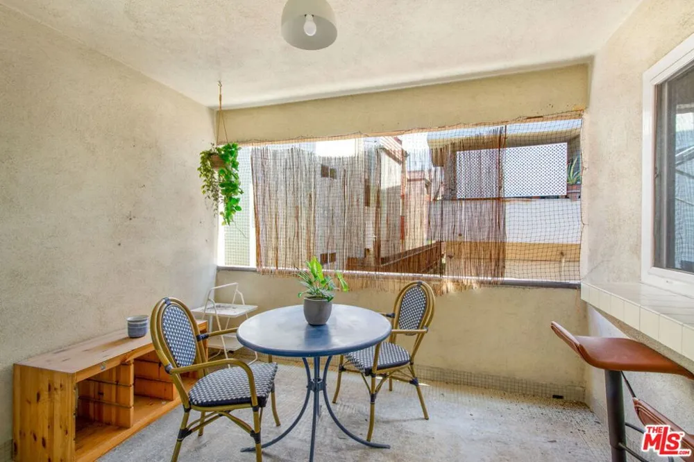 5651 Sumner Way #209 Culver City, CA 90230
