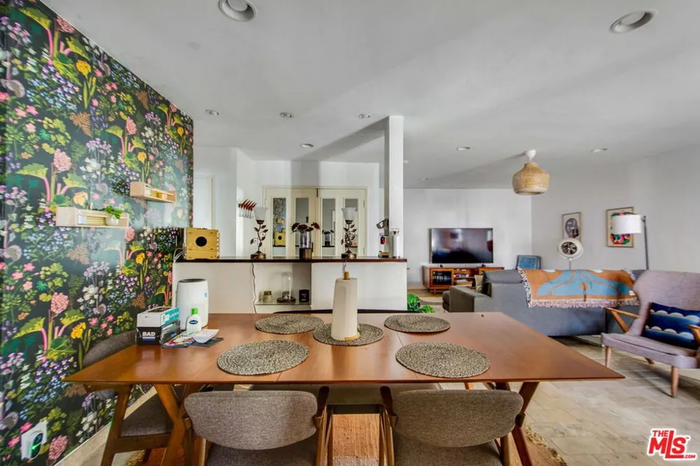 5651 Sumner Way #209 Culver City, CA 90230