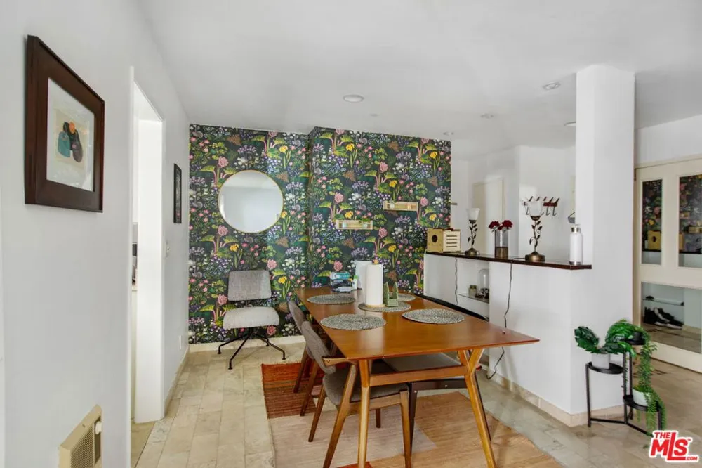 5651 Sumner Way #209 Culver City, CA 90230
