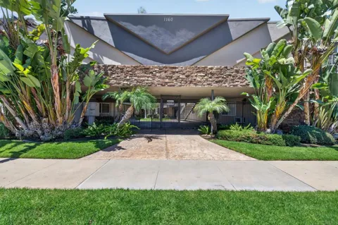1160 E Lexington Avenue #17