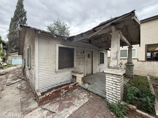 482 E Santa Anita Avenue Burbank, CA 91501