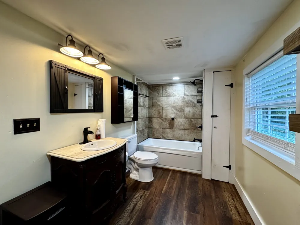 3328 Church St Burns, TN 37029