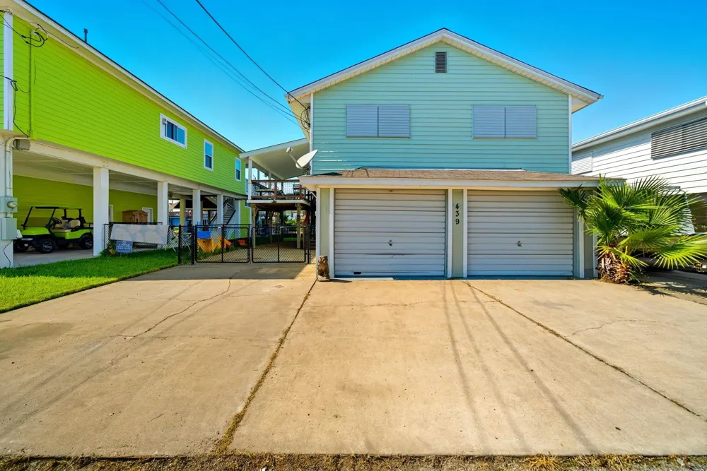 439 Pompano Street Bayou Vista, TX 77563
