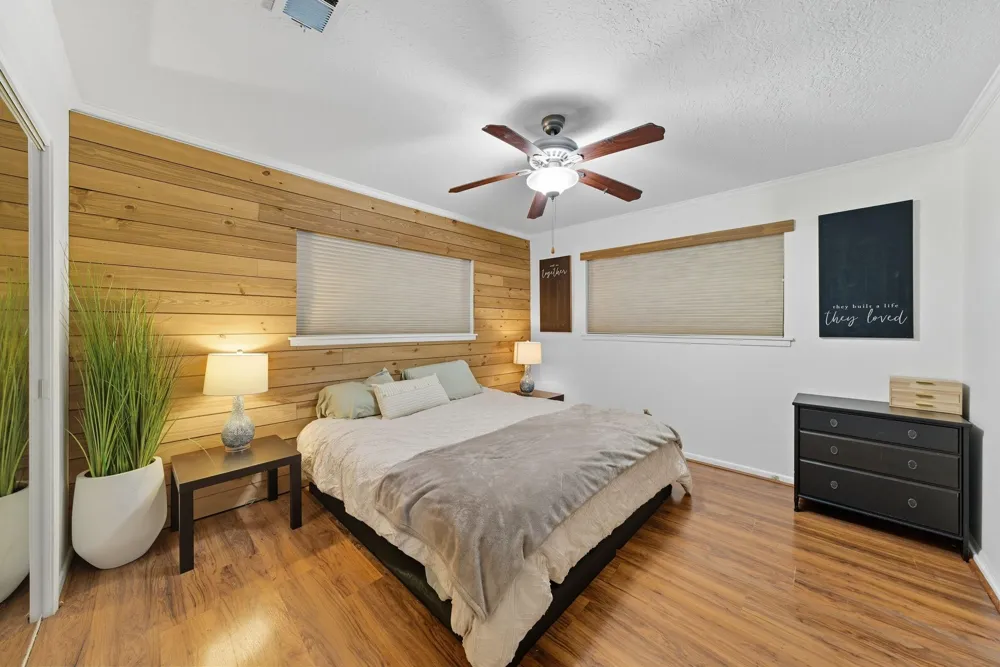 439 Pompano Street Bayou Vista, TX 77563