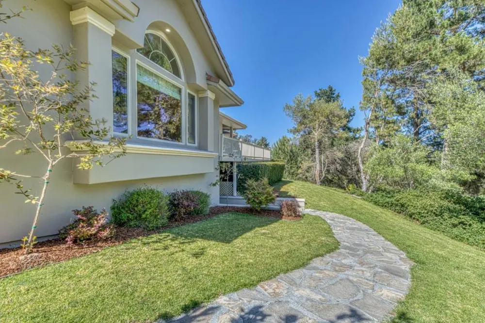 17650 Olson Place Salinas, CA 93907
