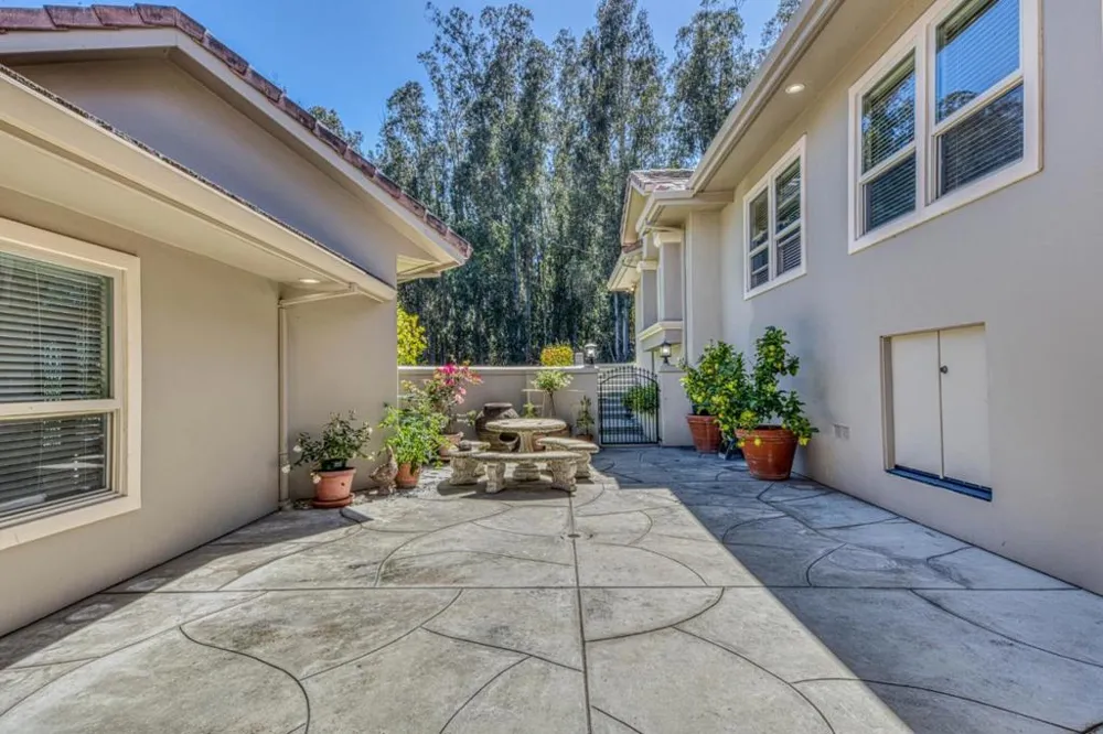 17650 Olson Place Salinas, CA 93907