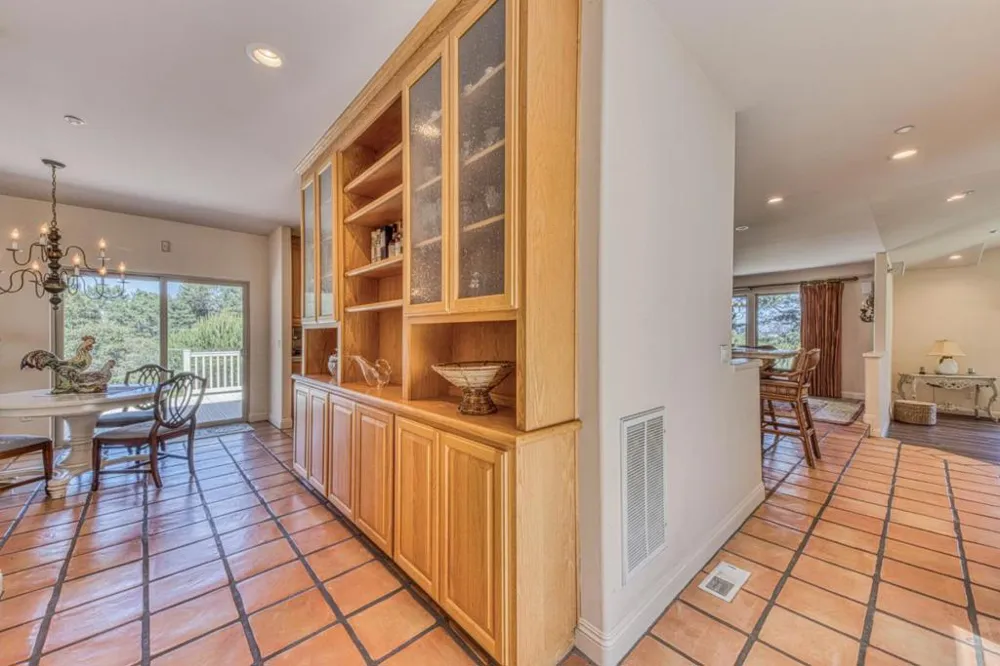 17650 Olson Place Salinas, CA 93907