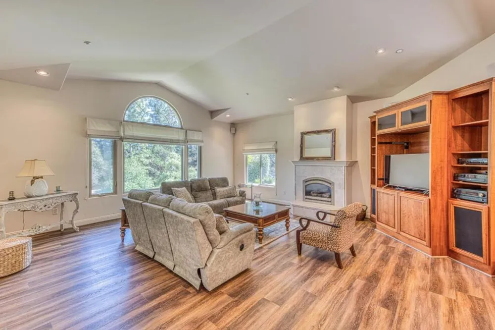 17650 Olson Place Salinas, CA 93907