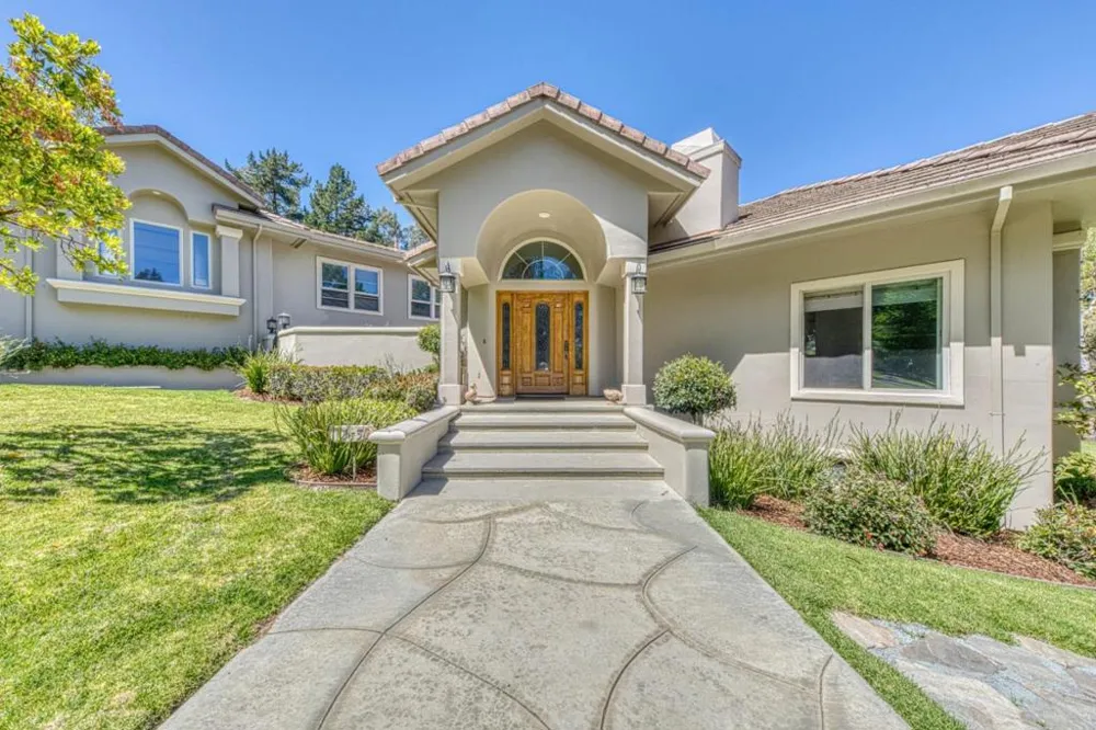 17650 Olson Place Salinas, CA 93907