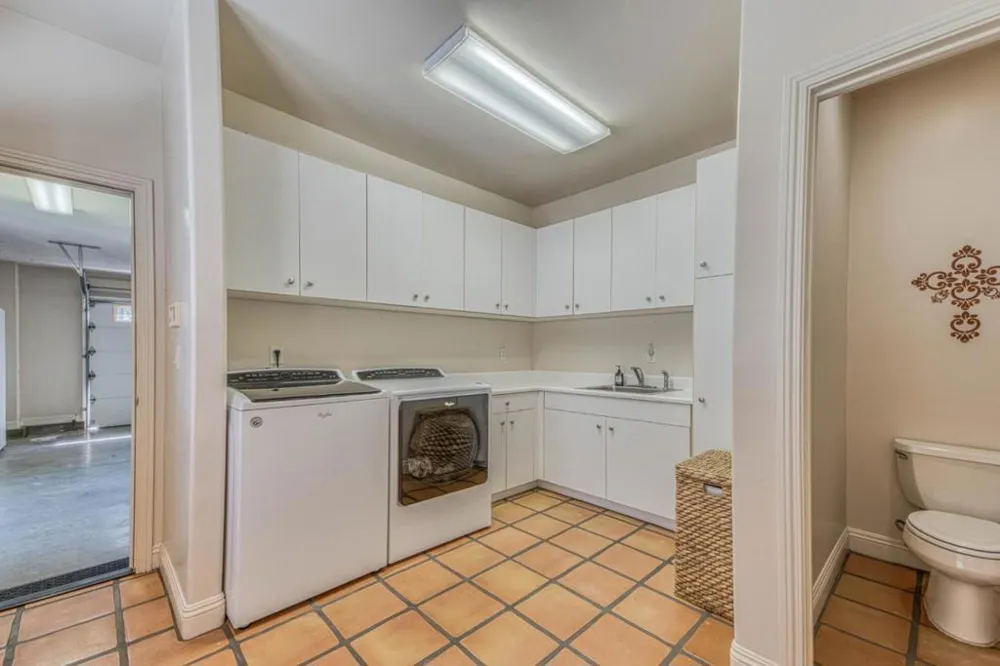 17650 Olson Place Salinas, CA 93907