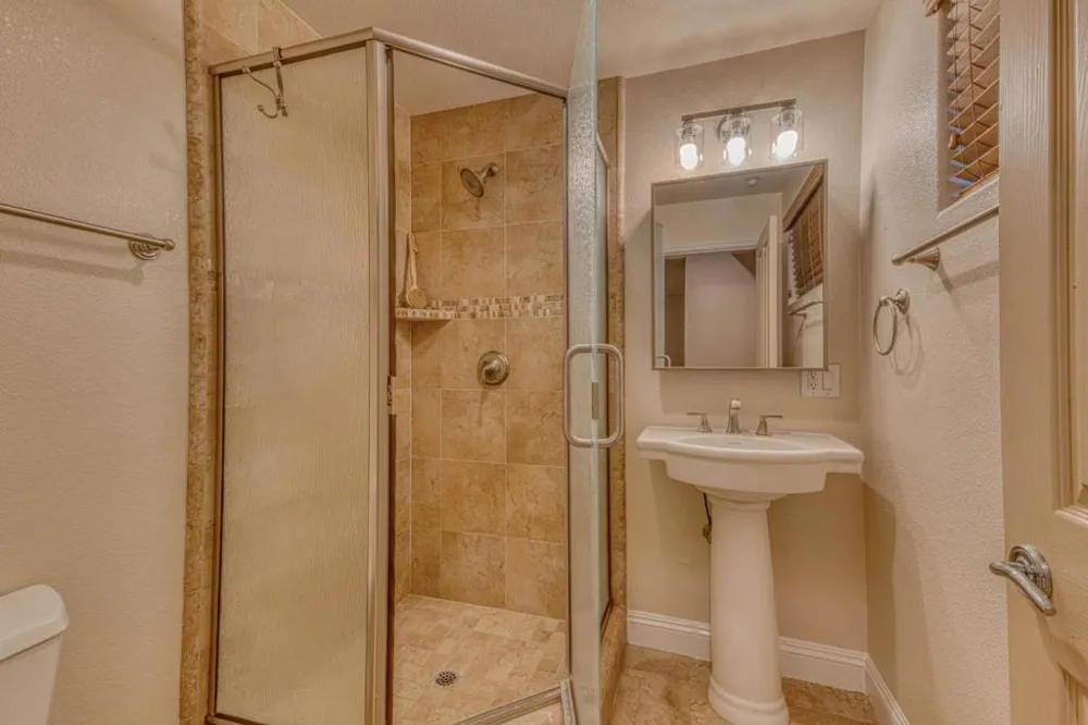17650 Olson Place Salinas, CA 93907
