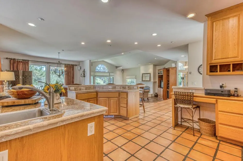 17650 Olson Place Salinas, CA 93907
