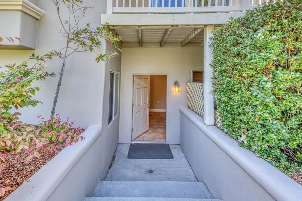 17650 Olson Place Salinas, CA 93907