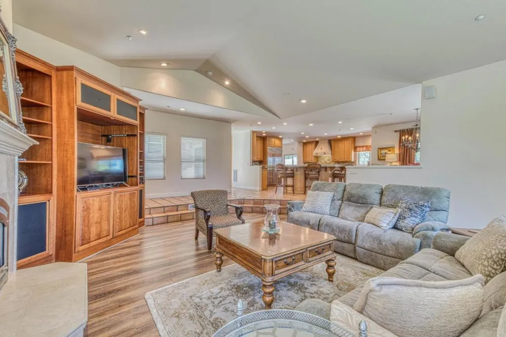 17650 Olson Place Salinas, CA 93907