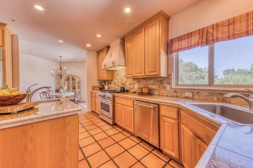 17650 Olson Place Salinas, CA 93907