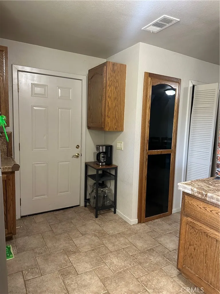 9181 Visalia Lucerne Valley, CA 92356
