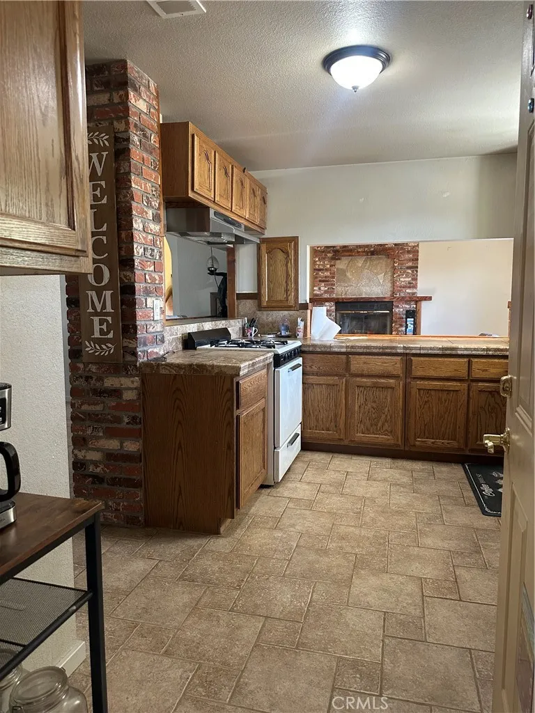9181 Visalia Lucerne Valley, CA 92356