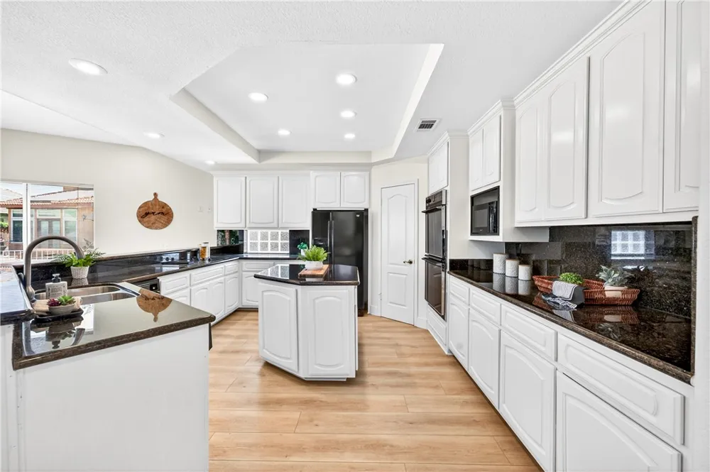 24140 Cruise Circle Canyon Lake, CA 92587