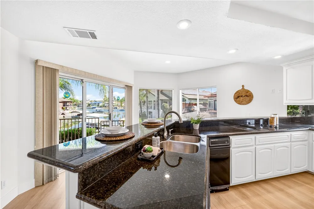 24140 Cruise Circle Canyon Lake, CA 92587