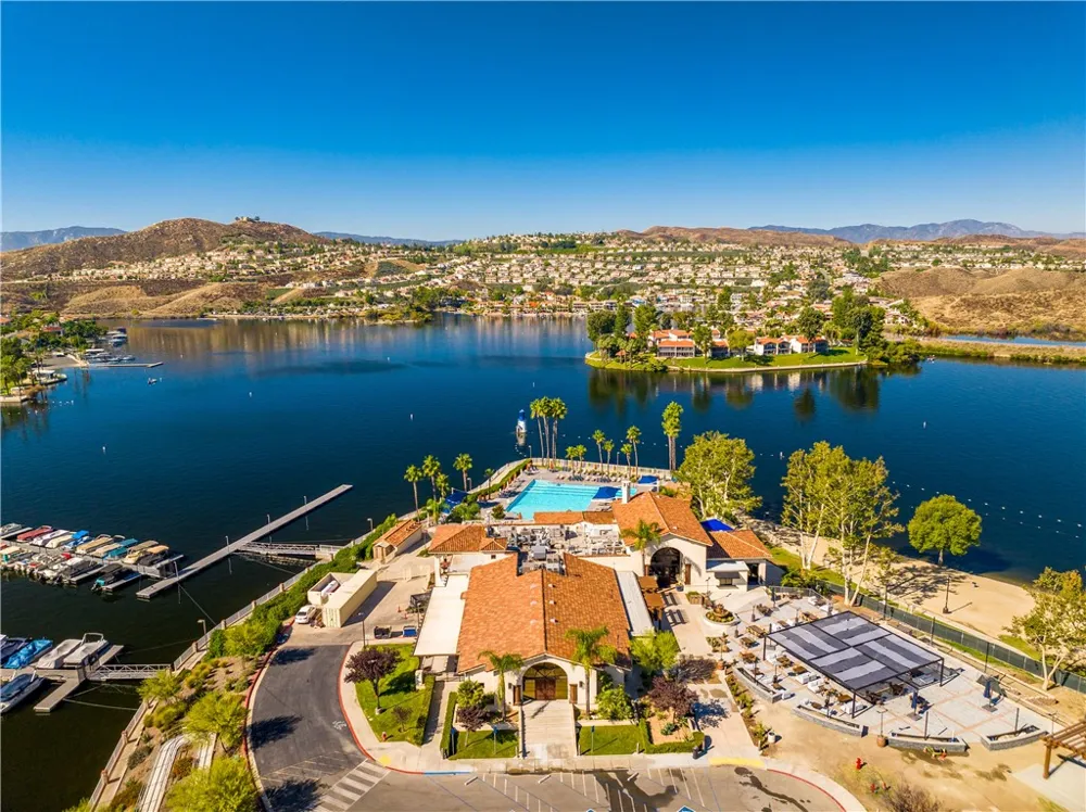 24140 Cruise Circle Canyon Lake, CA 92587