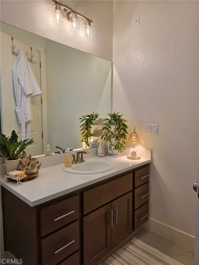 1104 Sunridge Hollister, CA 95023