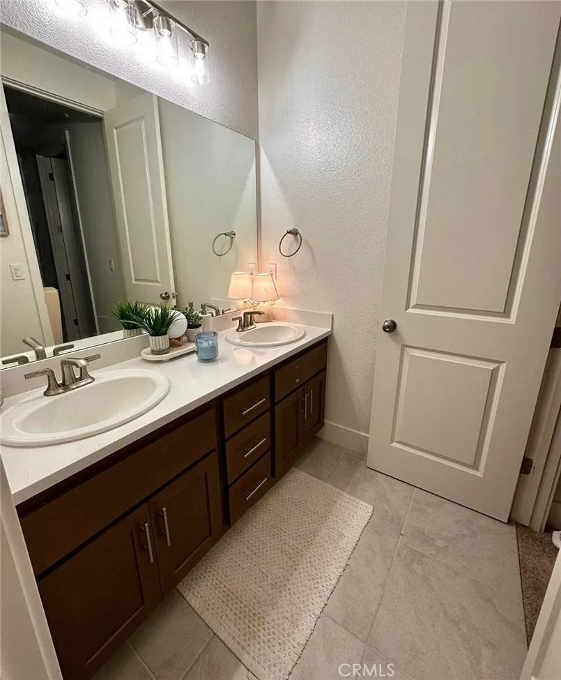 1104 Sunridge Hollister, CA 95023