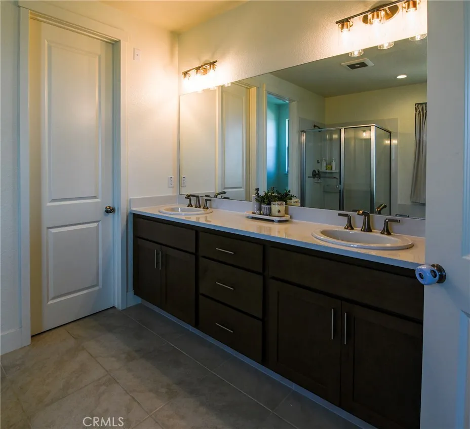1104 Sunridge Hollister, CA 95023
