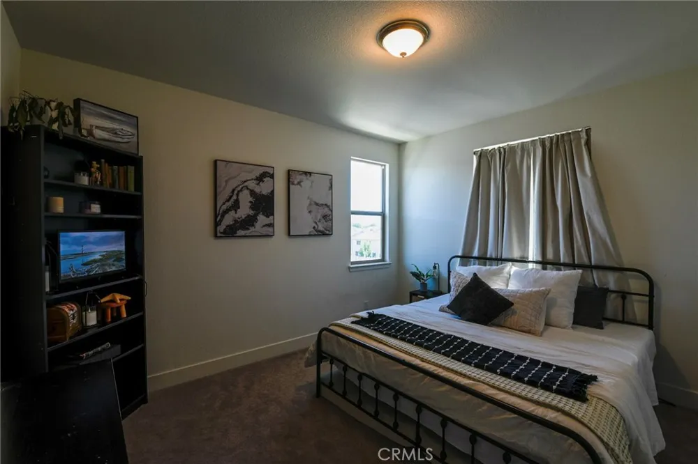 1104 Sunridge Hollister, CA 95023
