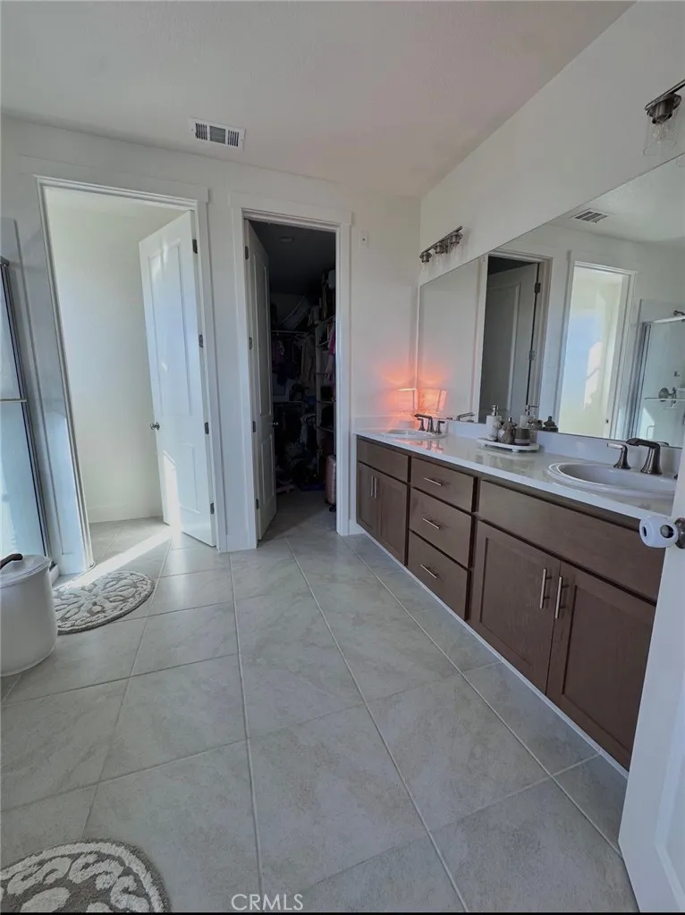 1104 Sunridge Hollister, CA 95023