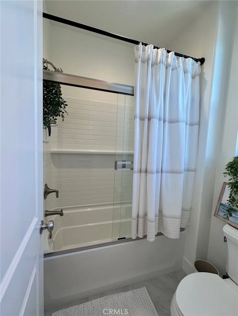 1104 Sunridge Hollister, CA 95023