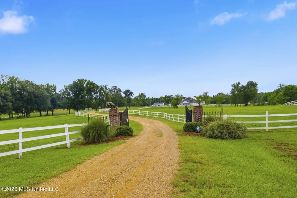 1735 Alana Drive Terry, MS 39170