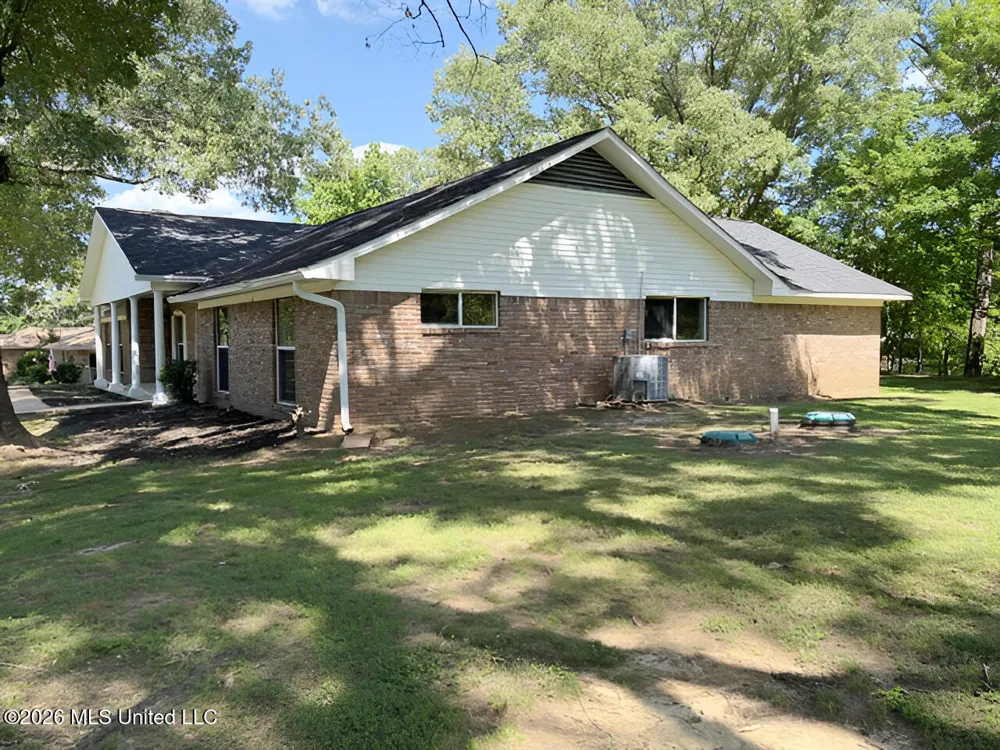 910 Newitt Vick Drive Vicksburg, MS 39183