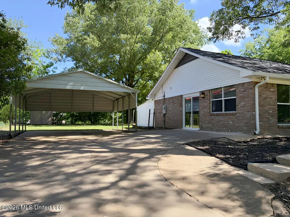 910 Newitt Vick Drive Vicksburg, MS 39183