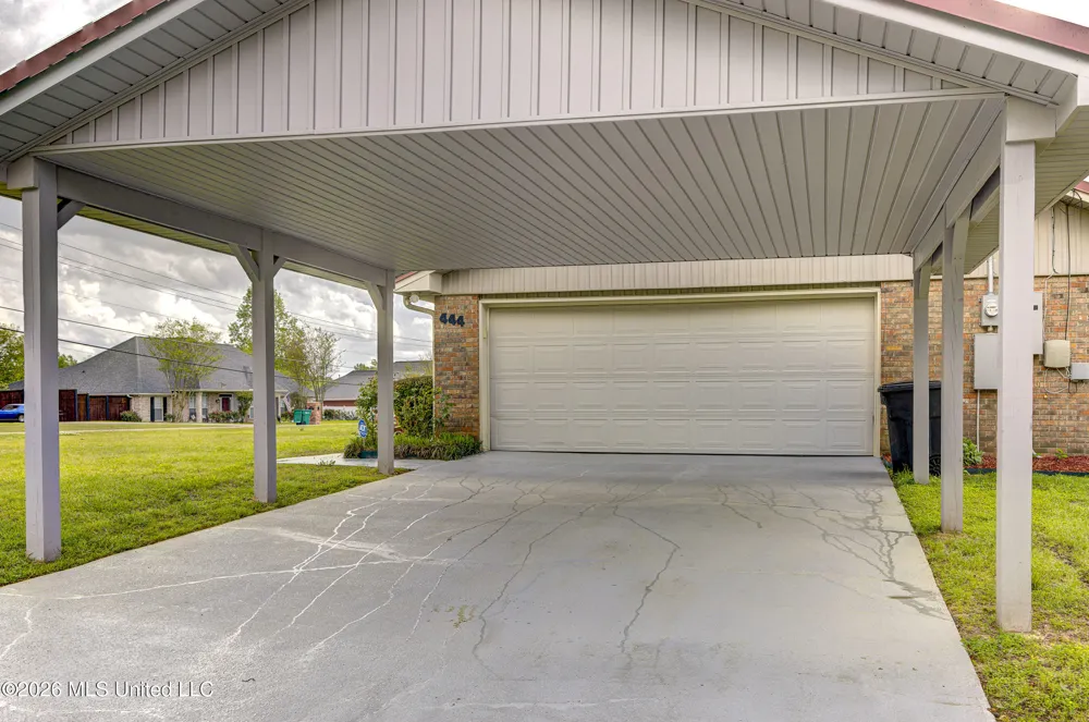 444 Ridgewood Vicksburg, MS 39180