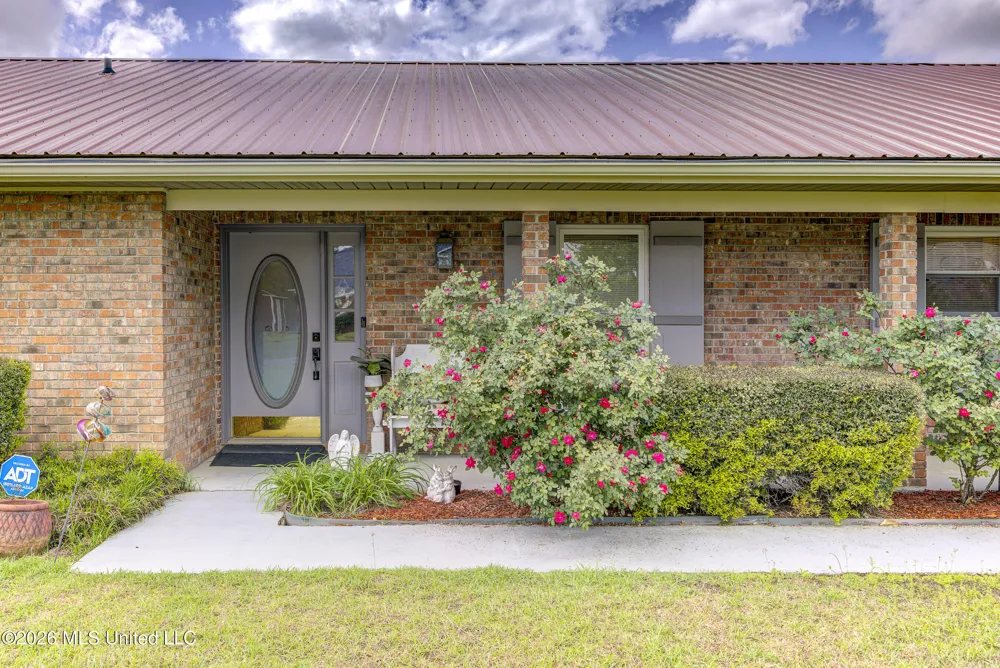 444 Ridgewood Vicksburg, MS 39180