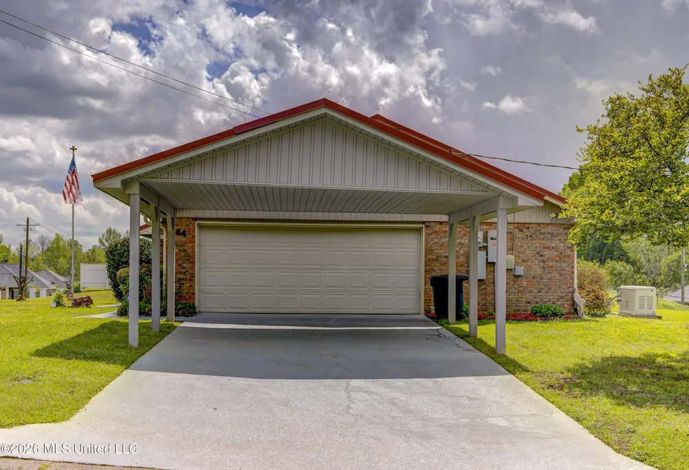 444 Ridgewood Vicksburg, MS 39180