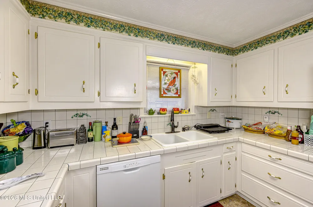444 Ridgewood Vicksburg, MS 39180