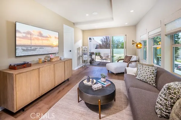 828 E Florista Lane Alhambra, CA 91801