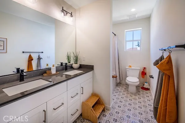 828 E Florista Lane Alhambra, CA 91801