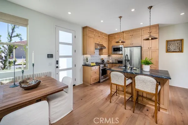 828 E Florista Lane Alhambra, CA 91801