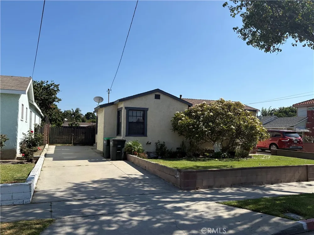 9055 Walnut Bellflower, CA 90706