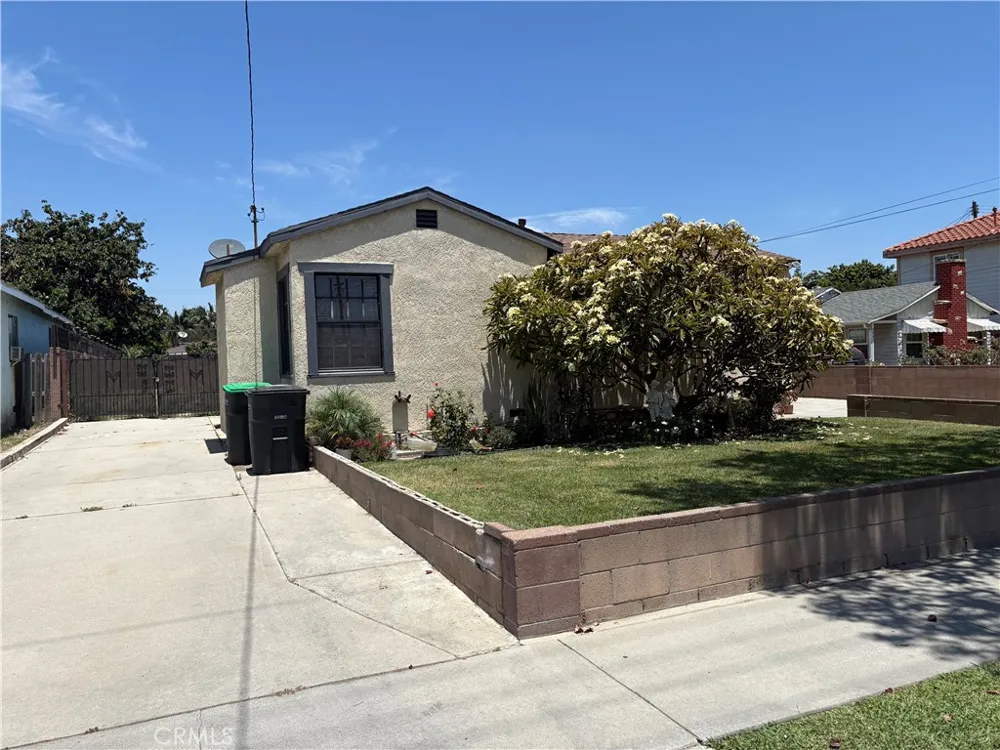 9055 Walnut Bellflower, CA 90706
