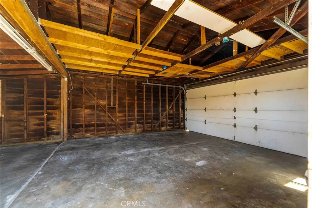 9055 Walnut Bellflower, CA 90706