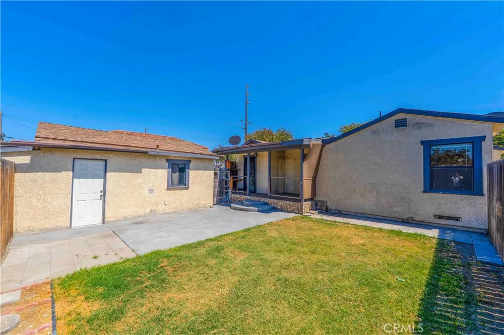 9055 Walnut Bellflower, CA 90706